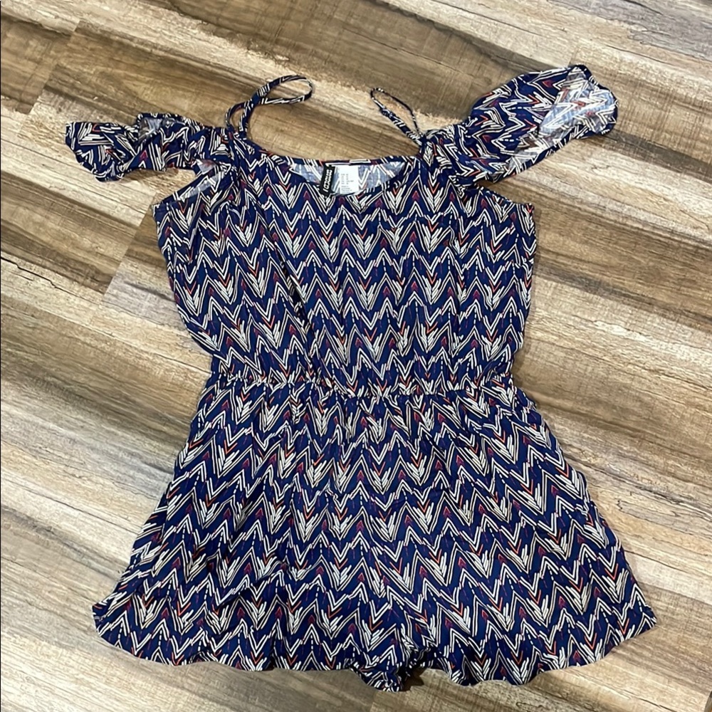 Chevron Patterned Women's H&M Romper Size 10